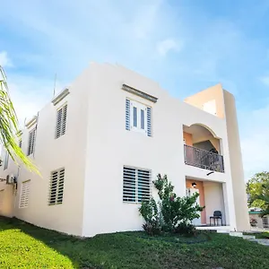 Apartment Colinas Del Atlantico Vacational House 2nd Floor, Isabela
